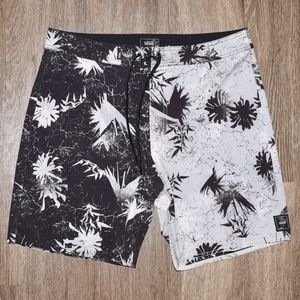 NEW Vans Palm Trees Board Shorts Black White 34